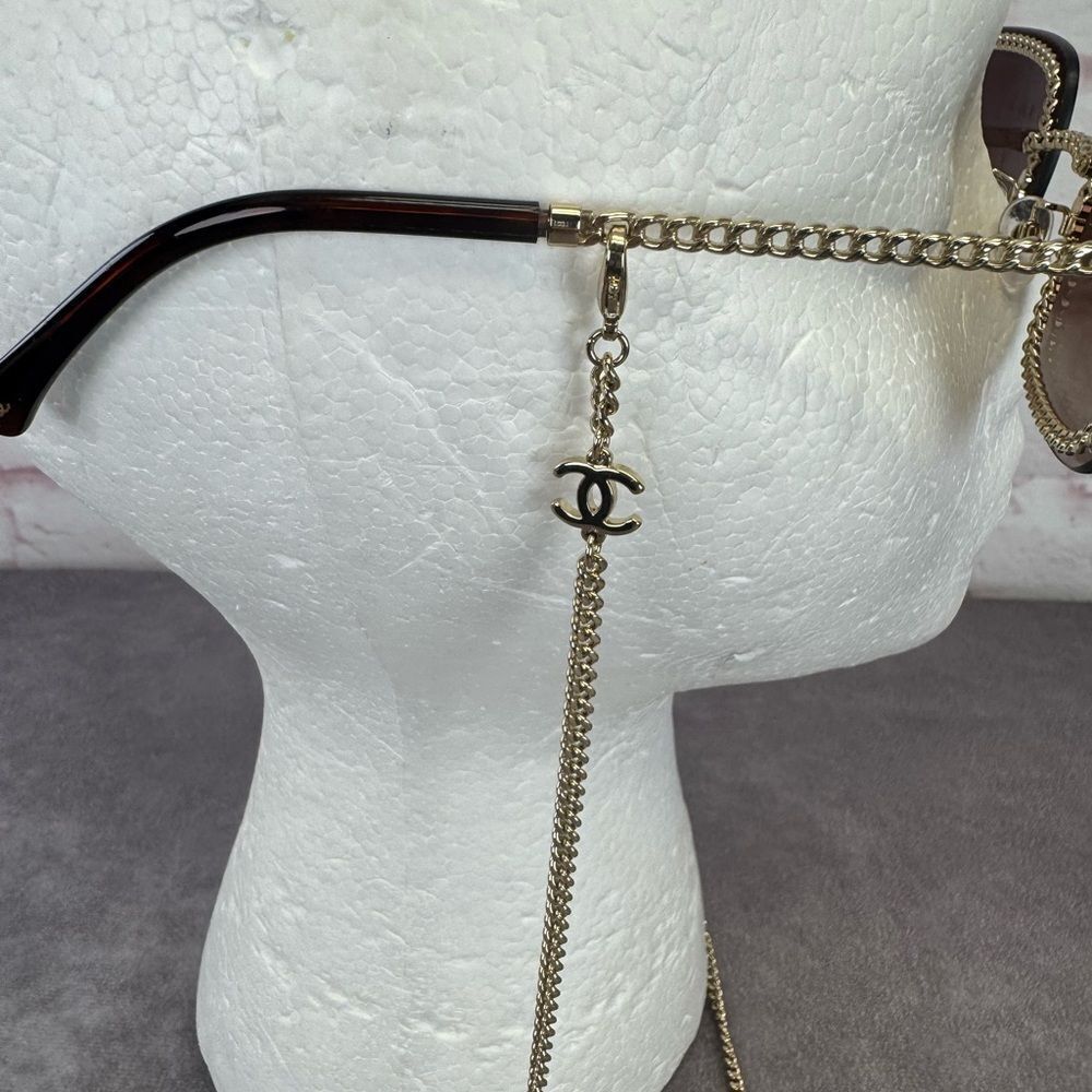 Chanel Square Sunglasses with CC Chain 4244 - Picture 7 of 16